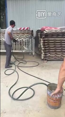 公路护栏喷砂除锈